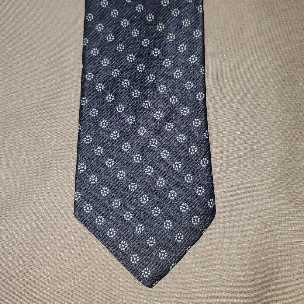 Blue flower pattern BDF tie - NEW